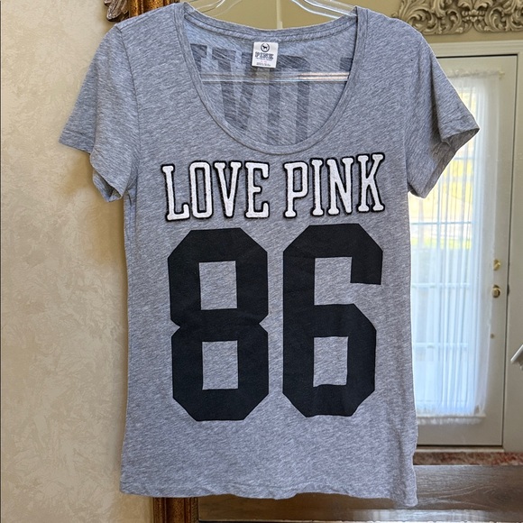 PINK Victoria's Secret Gray Love Pink Tee. Size Large. - Picture 10 of 10